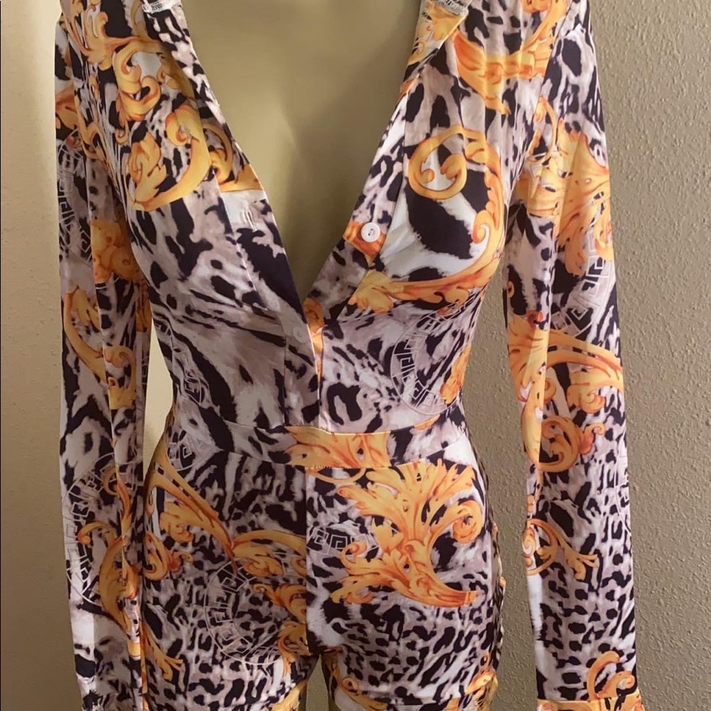 Clothing - Picture 3 of 16
